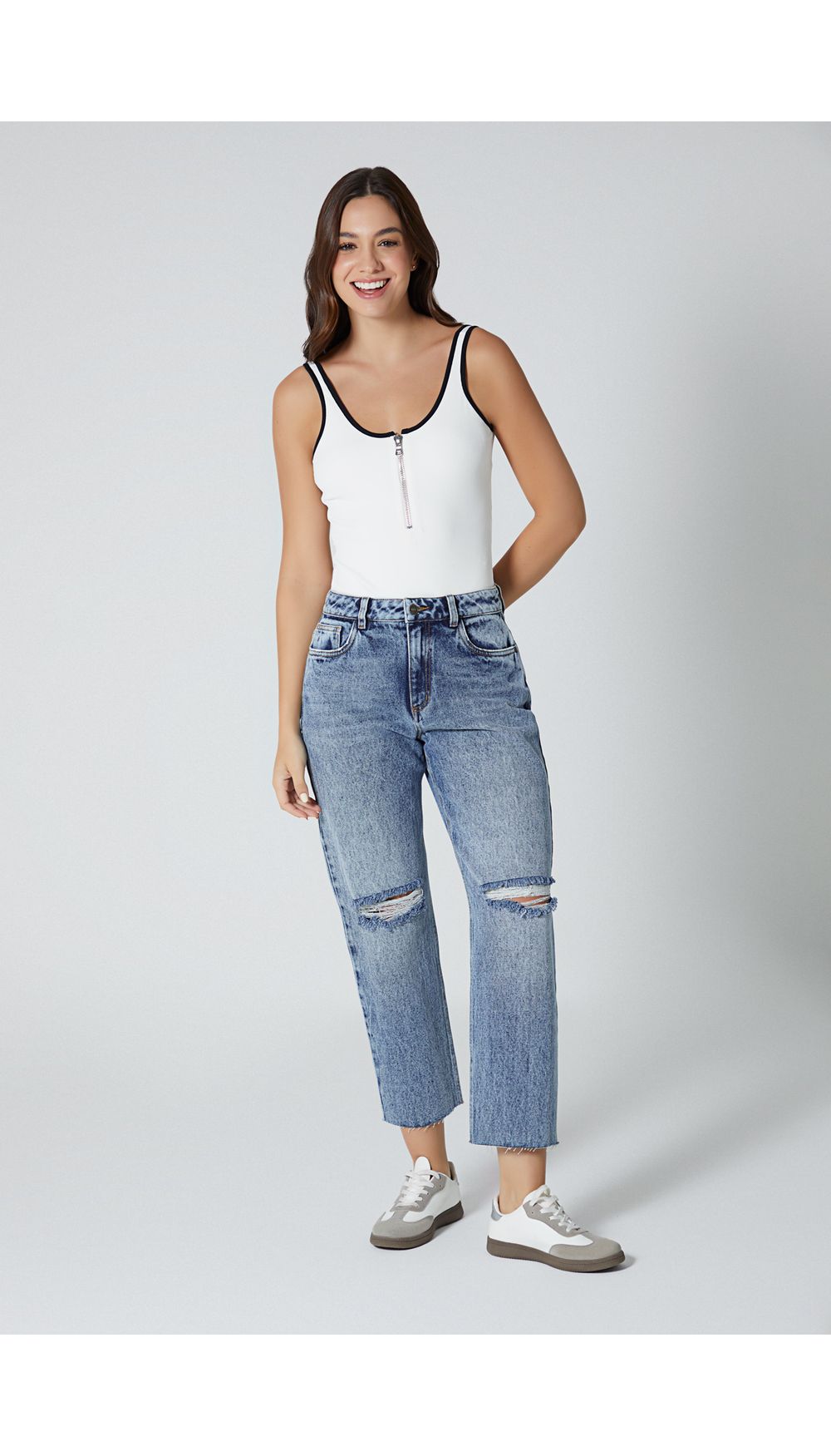 Jean mom fit para mujer con rotos
