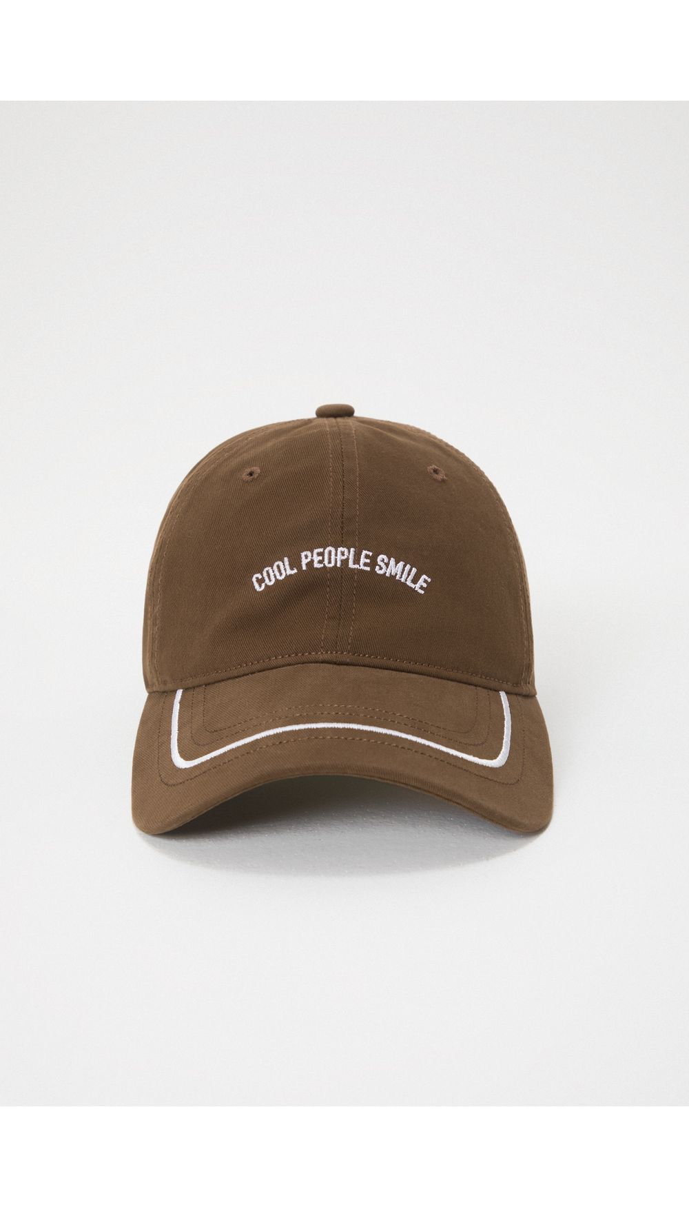 Gorra texto y piping