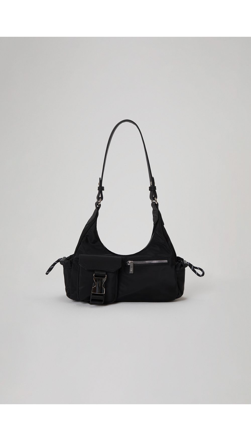 Bolso utilitario con hebillas