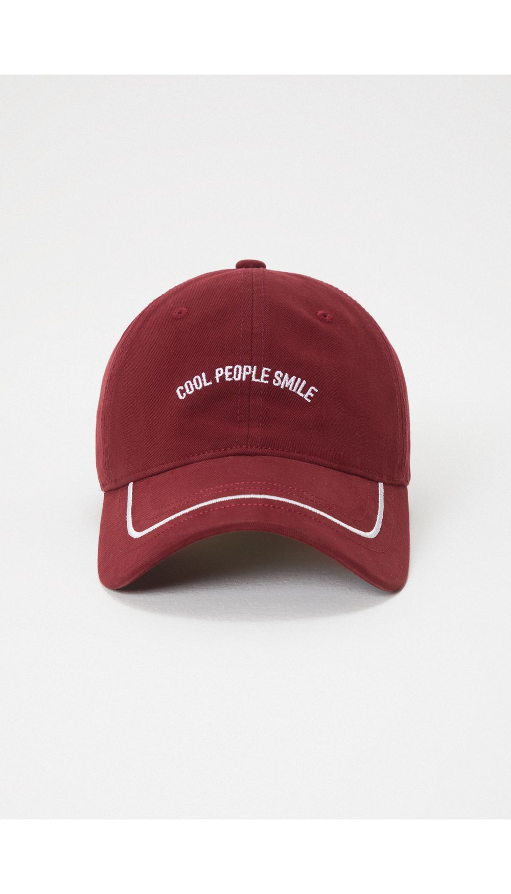 Gorra texto y piping