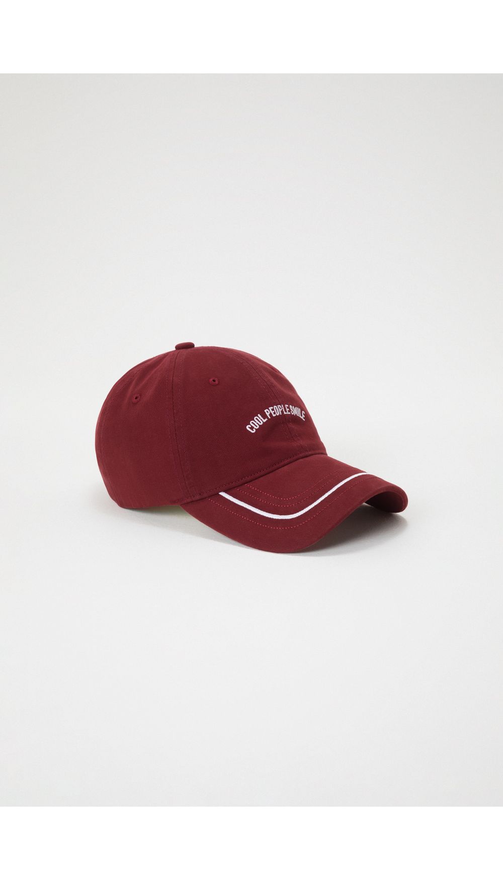 Gorra texto y piping