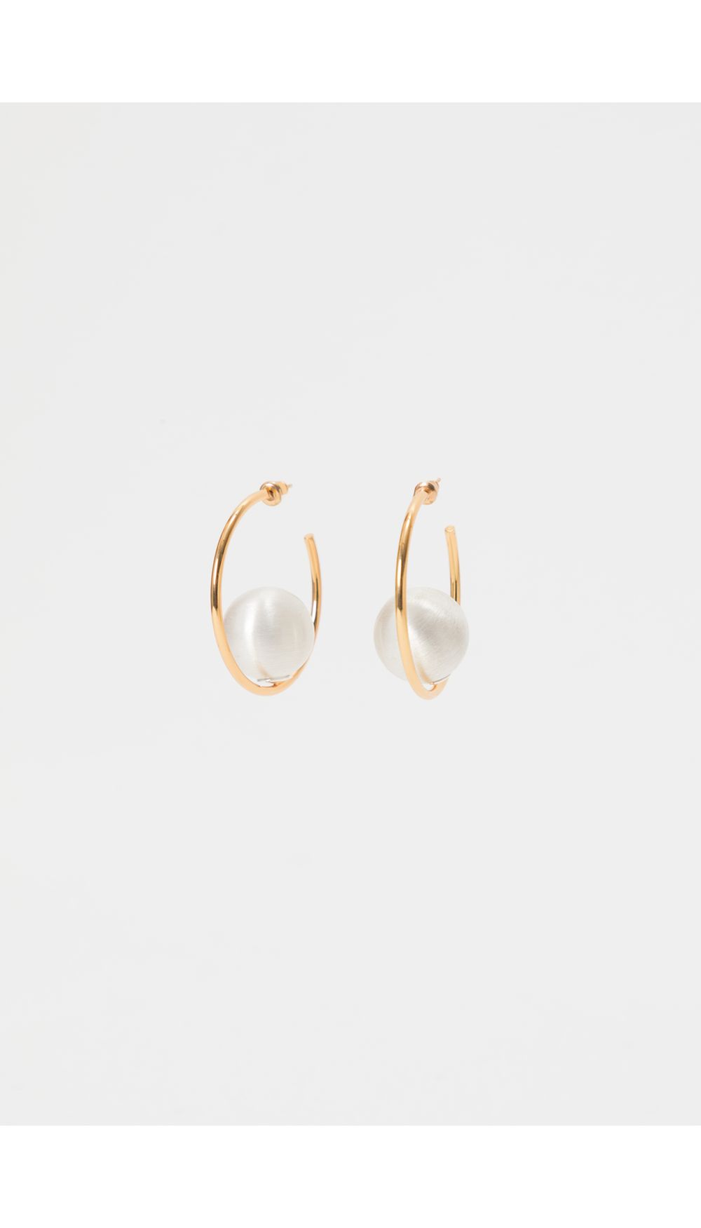 Arete con perlas grandes