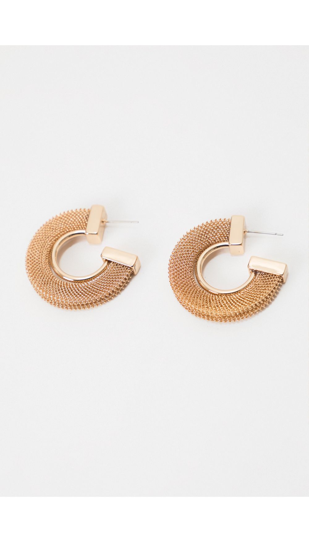 Aretes tipo candonga combinacion de materiales