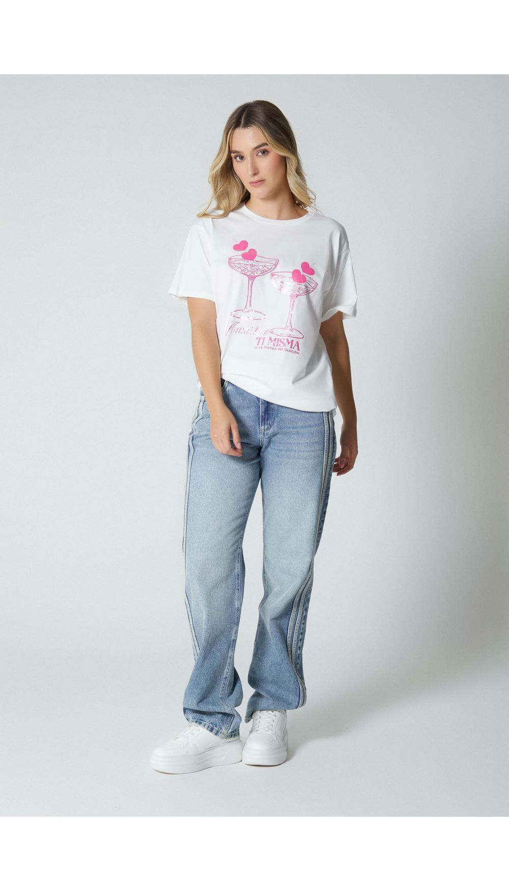 Camiseta estampada para mujer con aplique