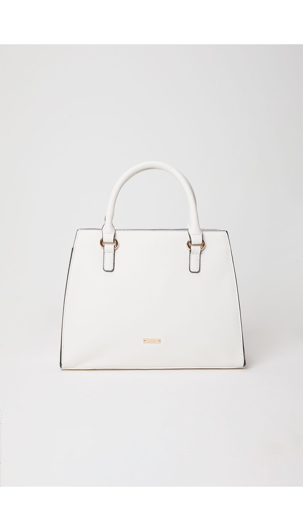 Bolso mano   con herraje en frontal