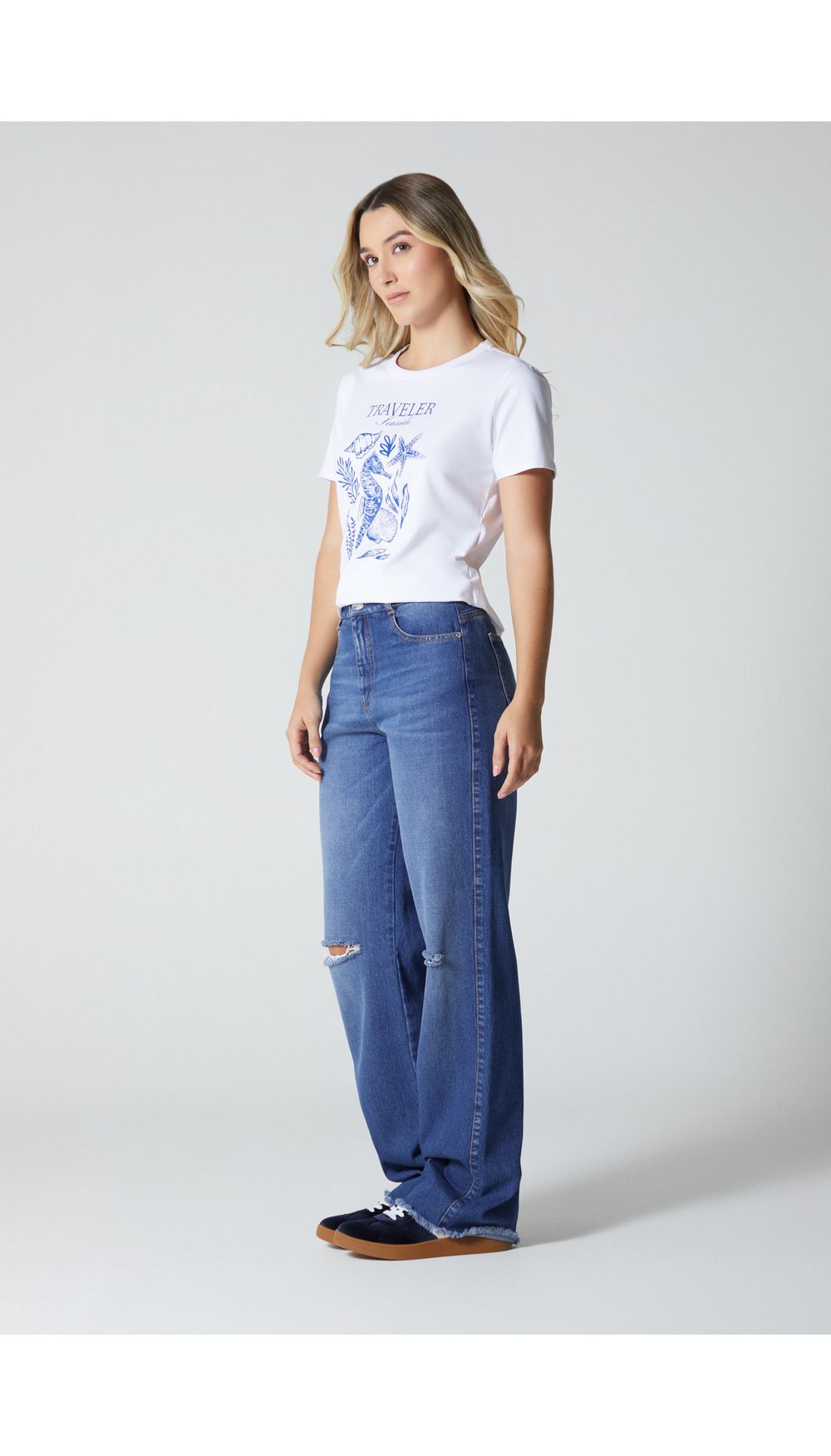 Camiseta para mujer estampada manga corta con detalle de foil