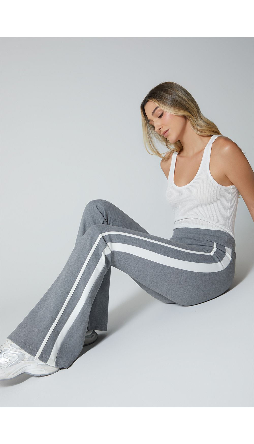 Legging tiro medio bota campana para mujer