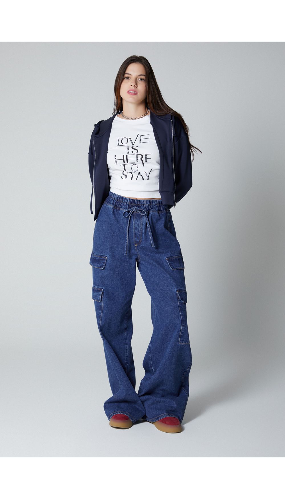 Camiseta estampada con apliques para mujer