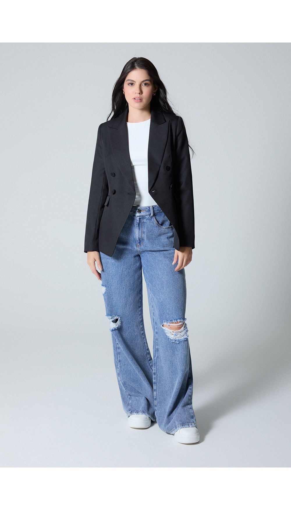 Blazer manga larga con botonadura frontal para mujer