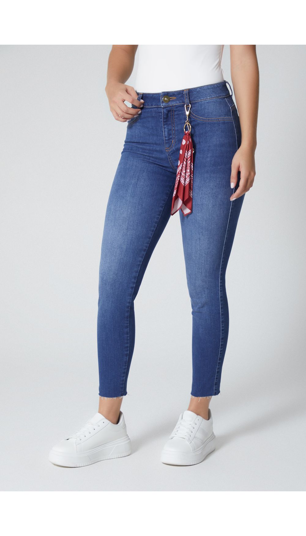 Jean para mujer tiro medio skinny