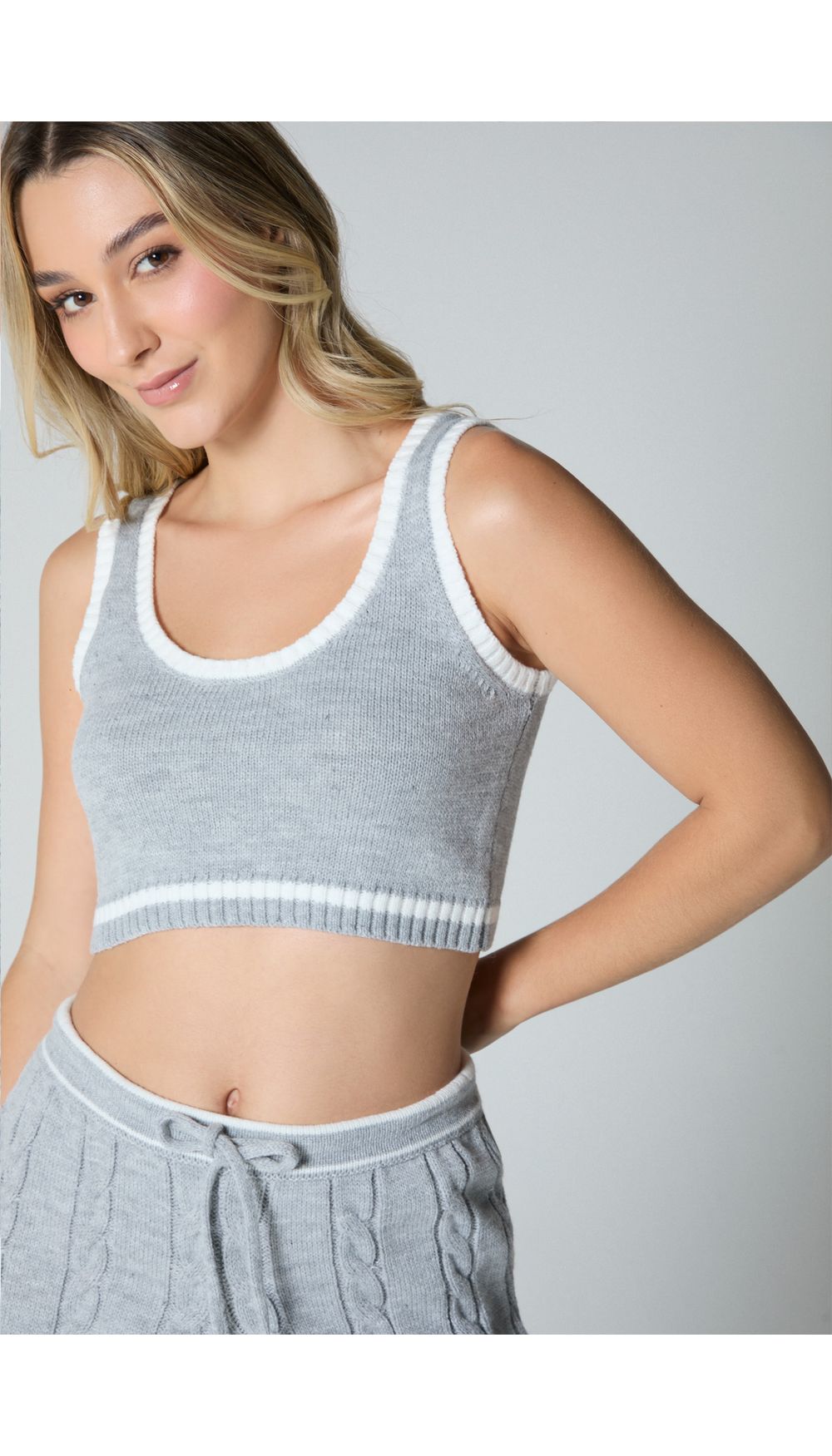 Blusa crop tejida para mujer