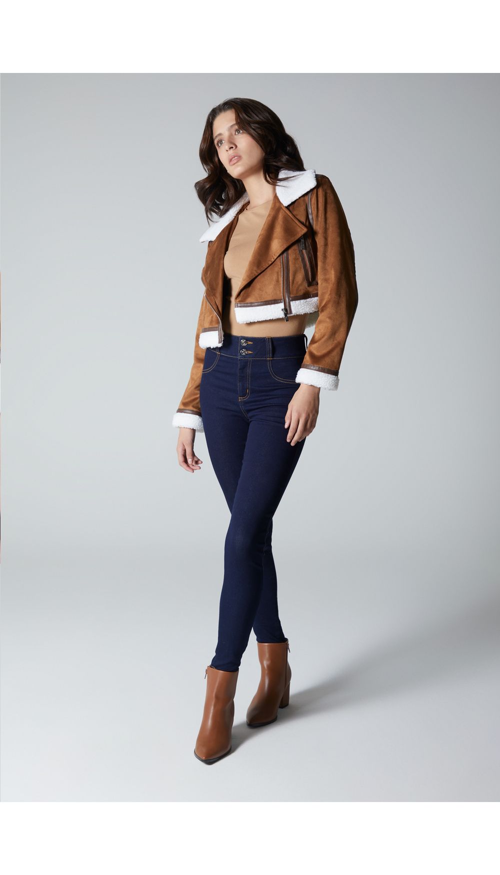 Jean skinny  sin bolsillos tiro alto.