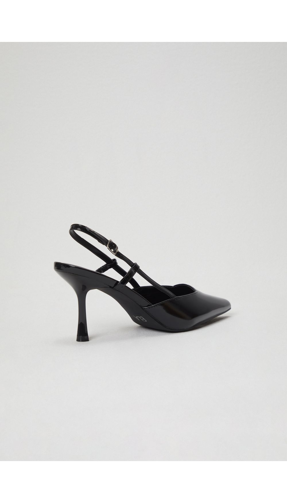 Stiletto charol con hebilla