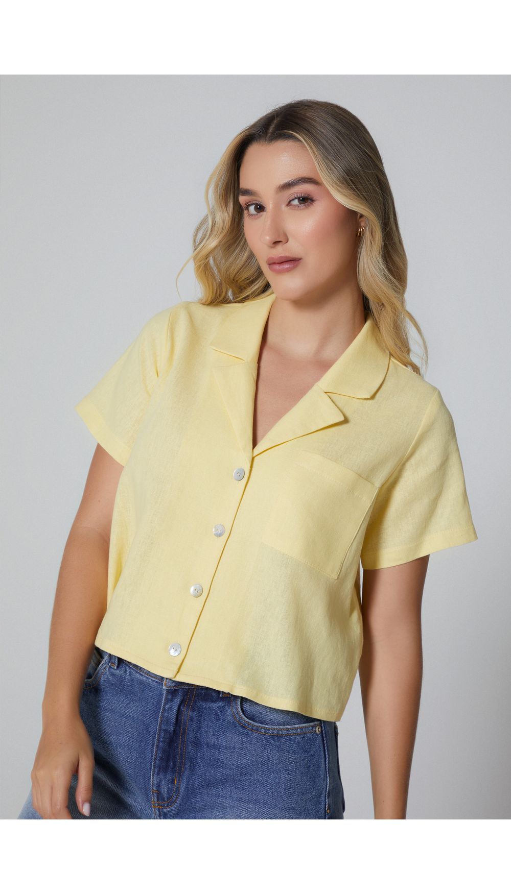 Blusa cropped manga corta para mujer