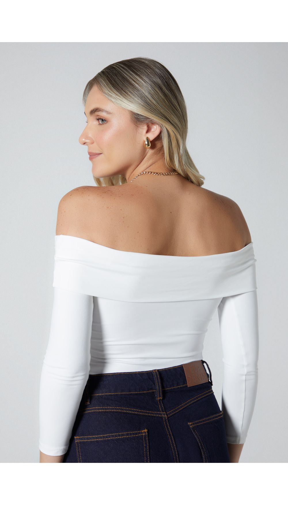 Blusa cuello bandeja manga tres cuartos