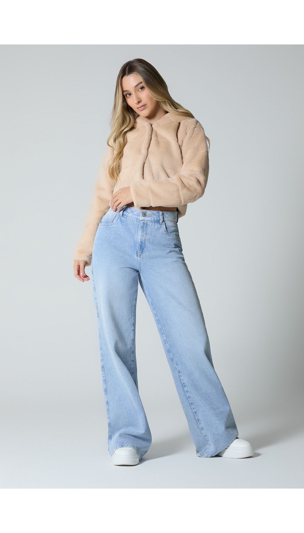 Chaqueta de pelos con capucha para mujer