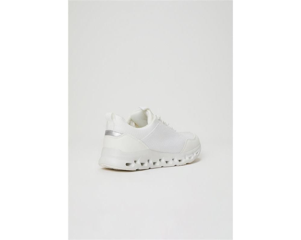 Tenis deportivo con lace combinado