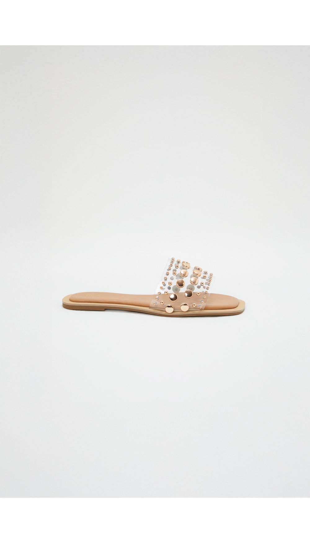 Sandalia plana con taches