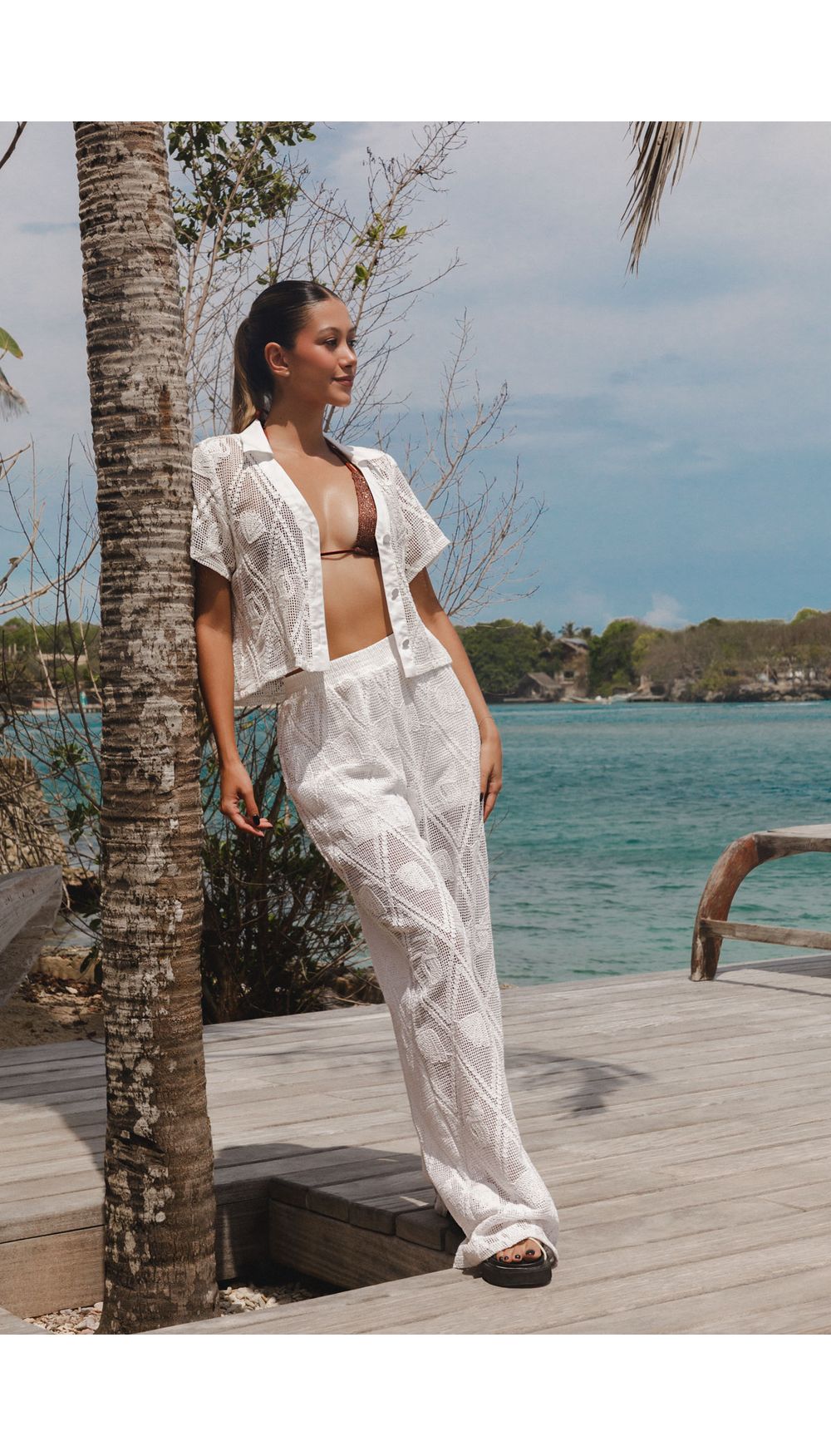 Pantalon palazzo tiro alto con pretina ruchada para mujer