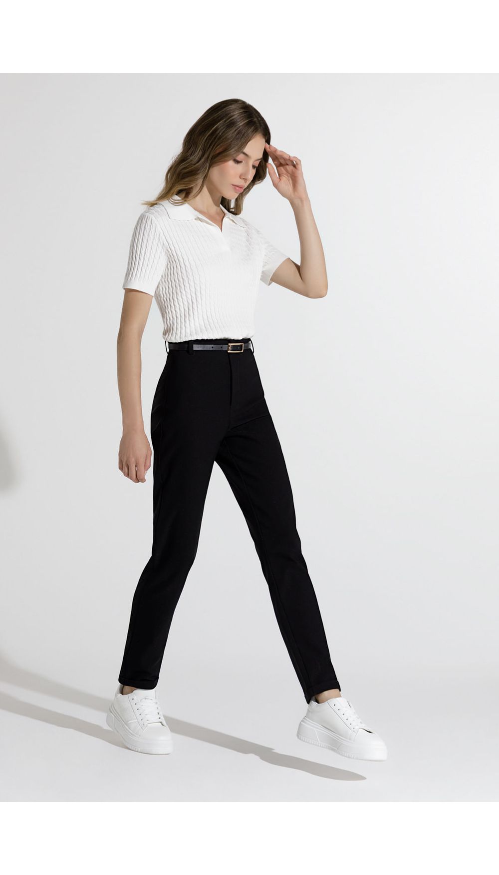 Blusa manga corta tipo polo para mujer