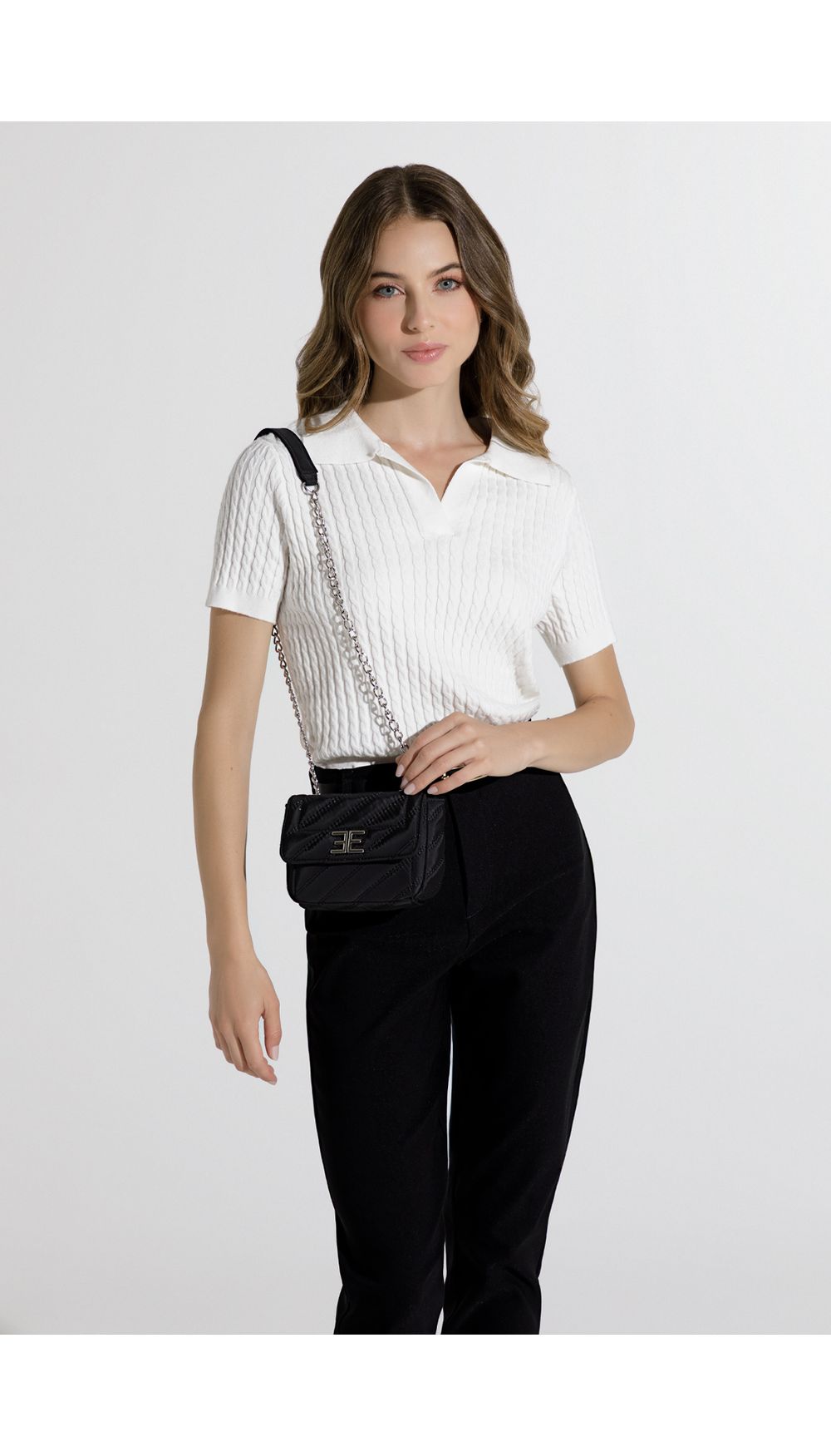 Blusa manga corta tipo polo para mujer