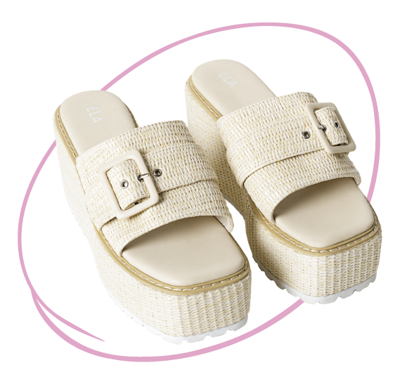 Foto de sandalias altas para mujer de color beige con hebilla blanca